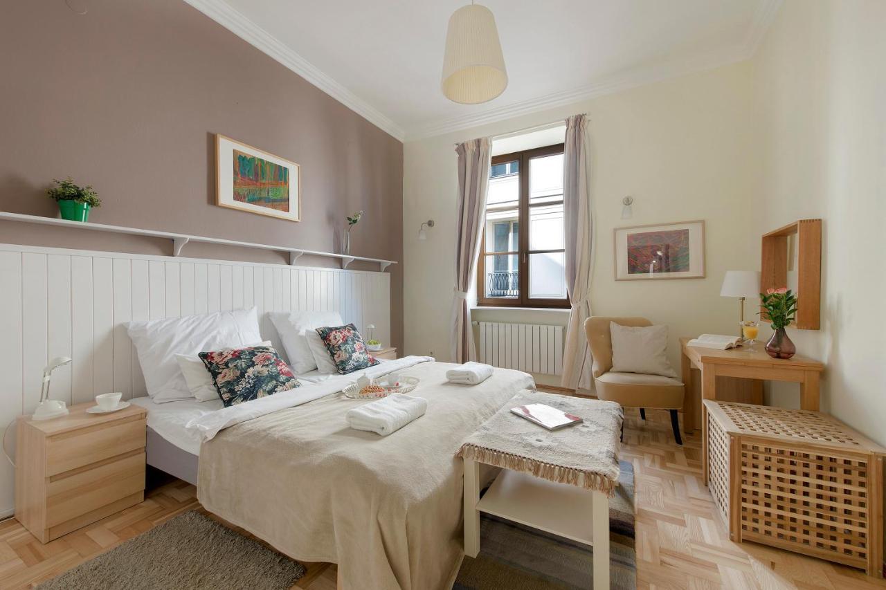 Two Bedroom Apartment For 6 People ワルシャワ エクステリア 写真