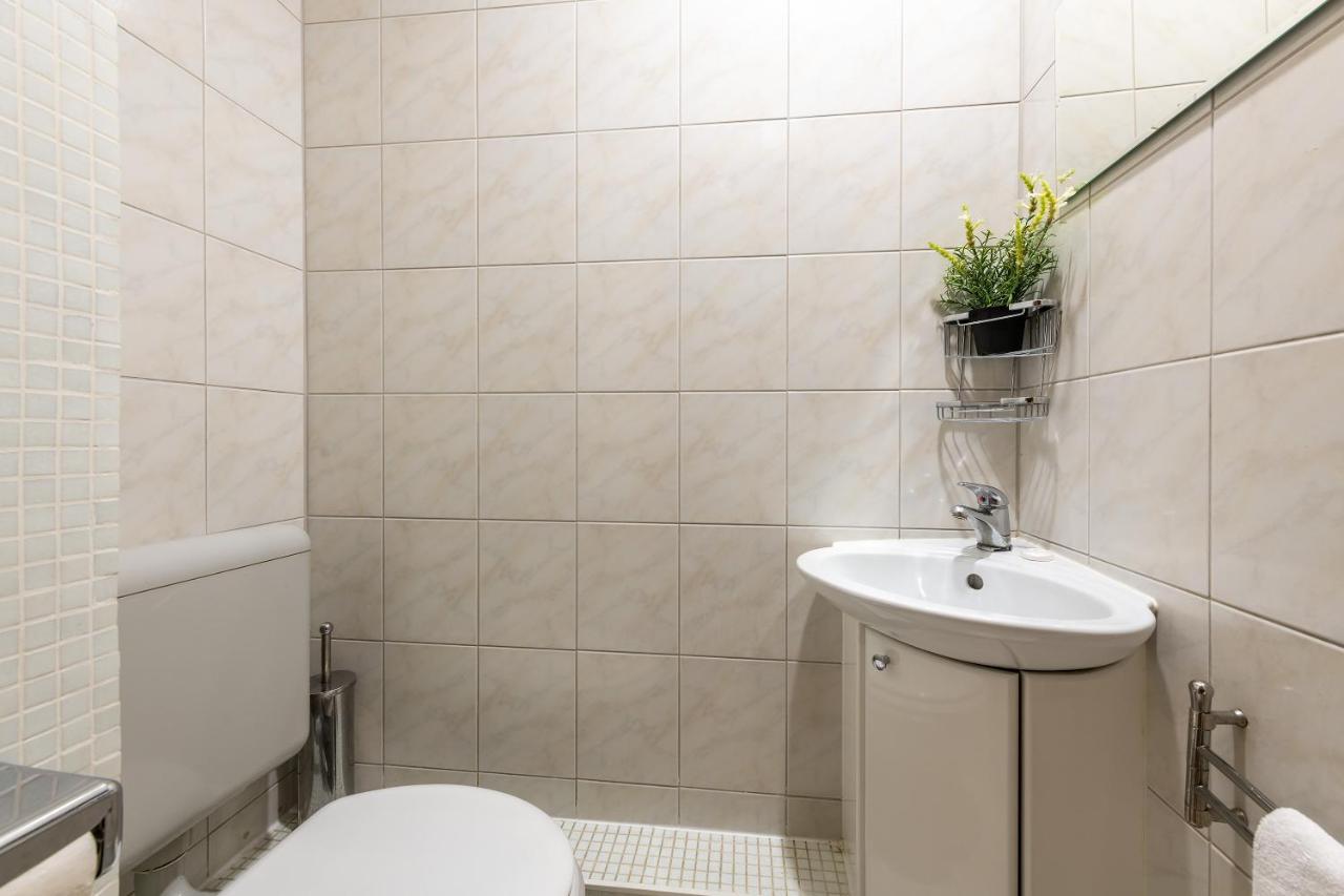 Two Bedroom Apartment For 6 People ワルシャワ エクステリア 写真