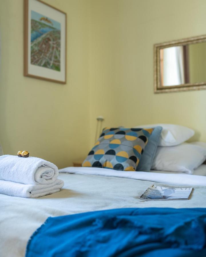 Two Bedroom Apartment For 6 People ワルシャワ エクステリア 写真